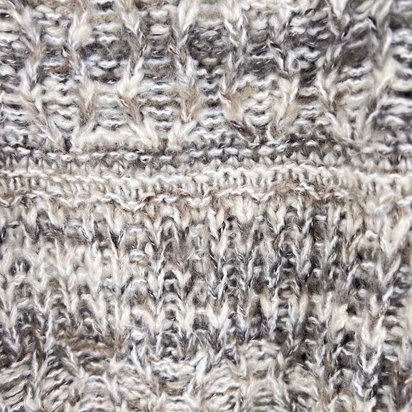 Universal Thread Bell Sleeve Sweater Size Large NWT - Picture 4 of 7